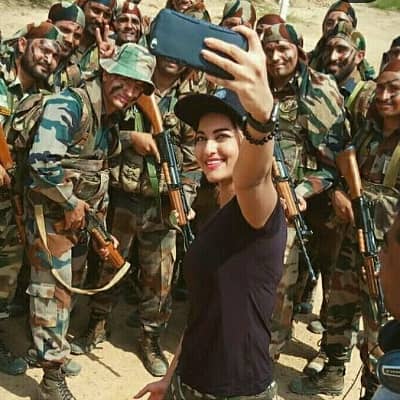 Indian-Army-Girl-DP (3)