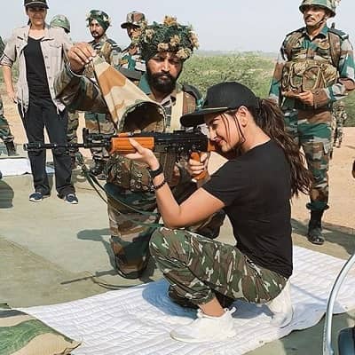 Indian-Army-Girl-DP (6)