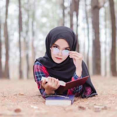 Stylish-Muslim-Girl-Dp-For-Fb-Profile (16)