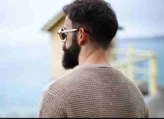 Koi-kitna-bhi-apna-ho-pehle-apna-dekhta-hai-shayari (1)